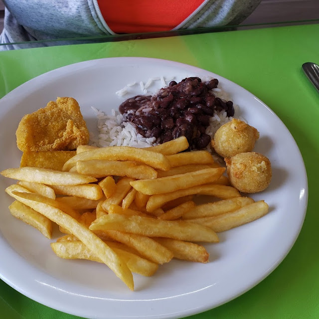 Papas Fritas Frijol Arroz