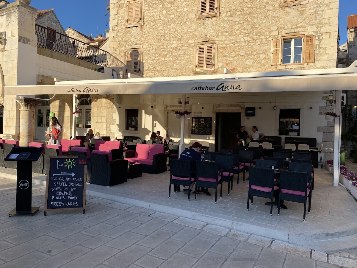 Caffe bar and fast food Anna