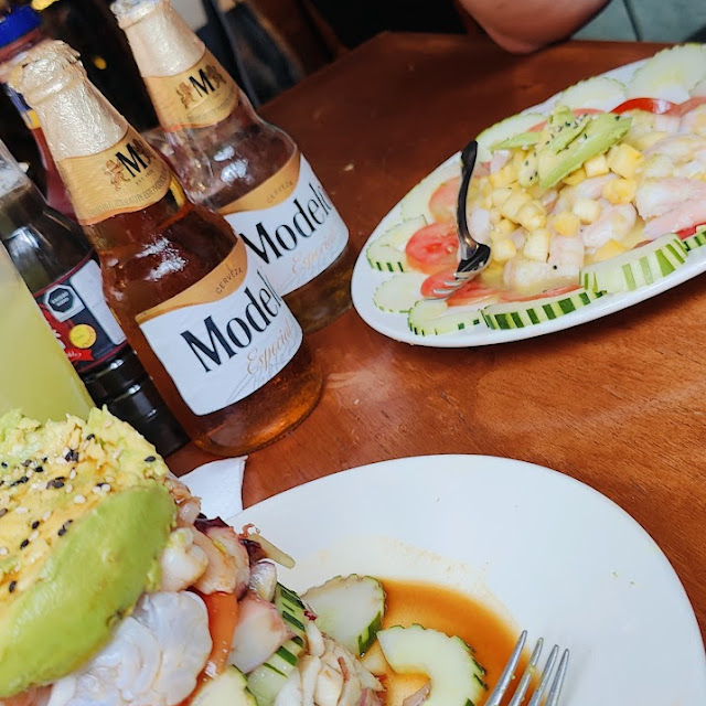 Camarones Hawaianos Y Torre de Mariscos