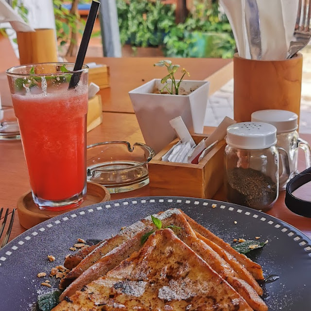 French Toast Breakfast