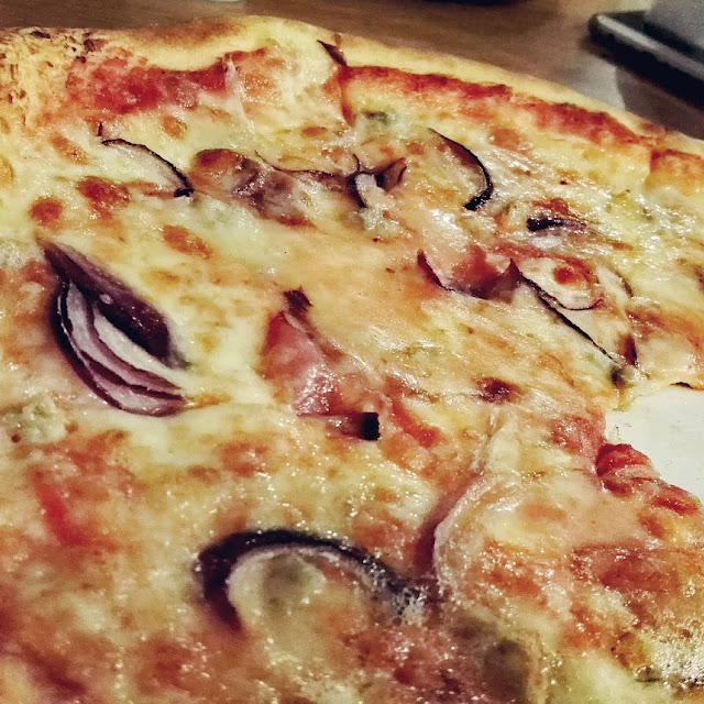 Pizza Cipolla E Gorgonzola