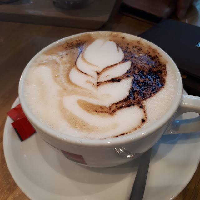 Grosser Cappuccino