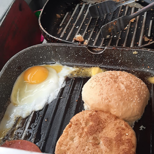 Burger Mbah Dinar Legend