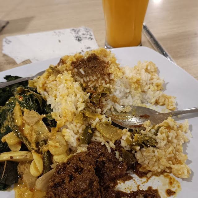 Nasi Padang Rendang