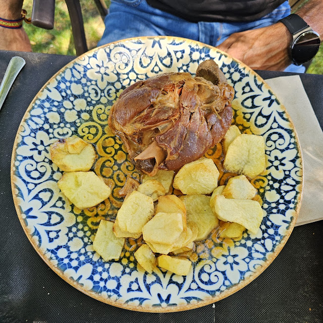 Codillo Con Patatas