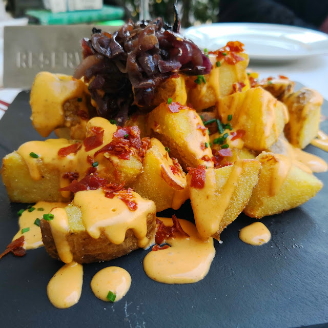 Bravas