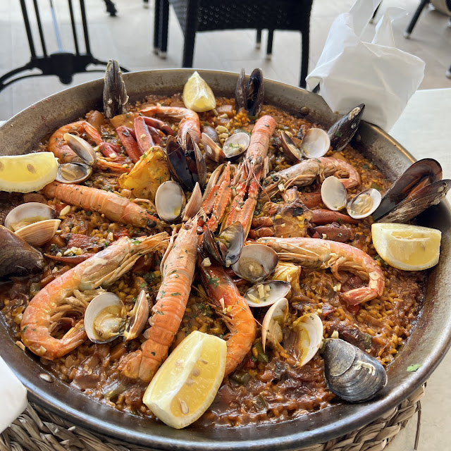 Paella de Carne Y Verduras