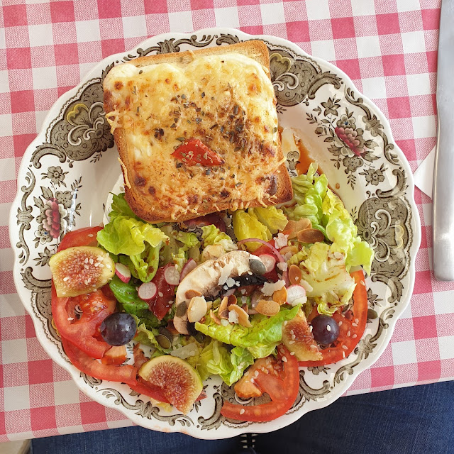 Sandwich Con Salmón Al Estilo Noruego