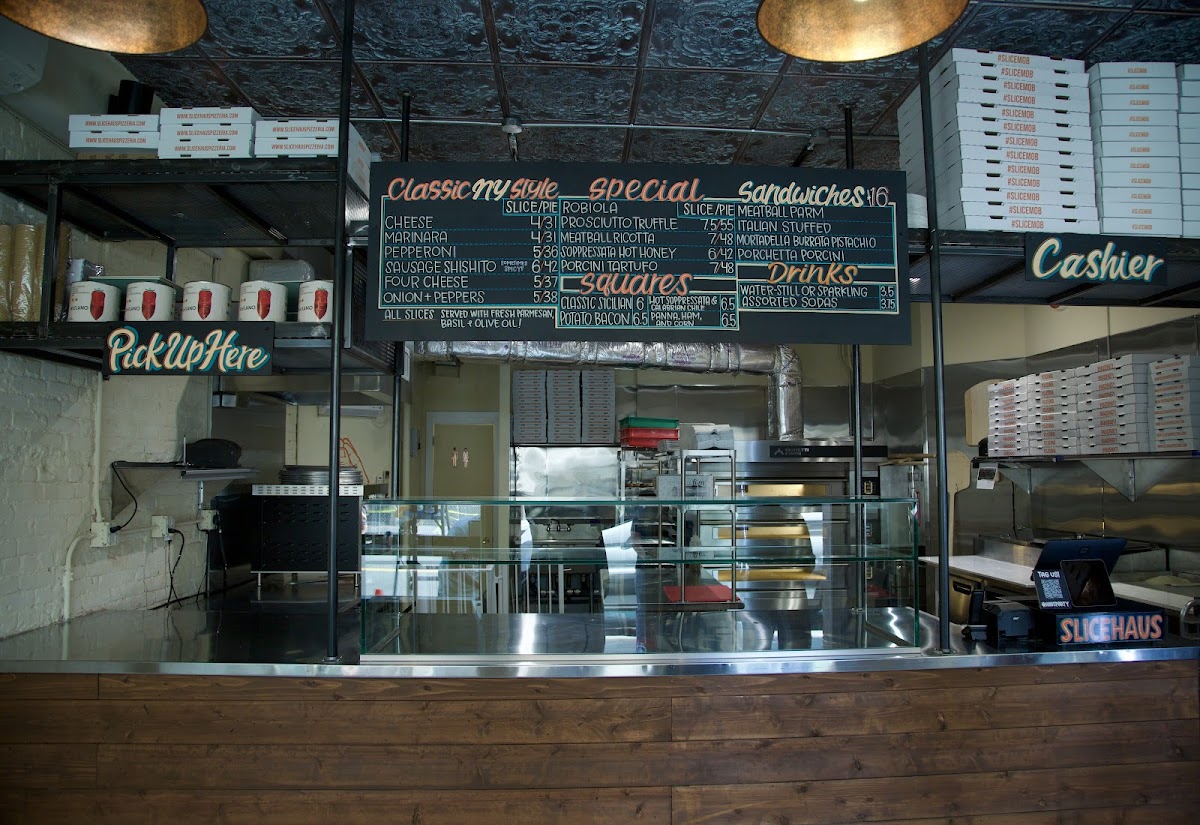 Slicehaus Pizzeria