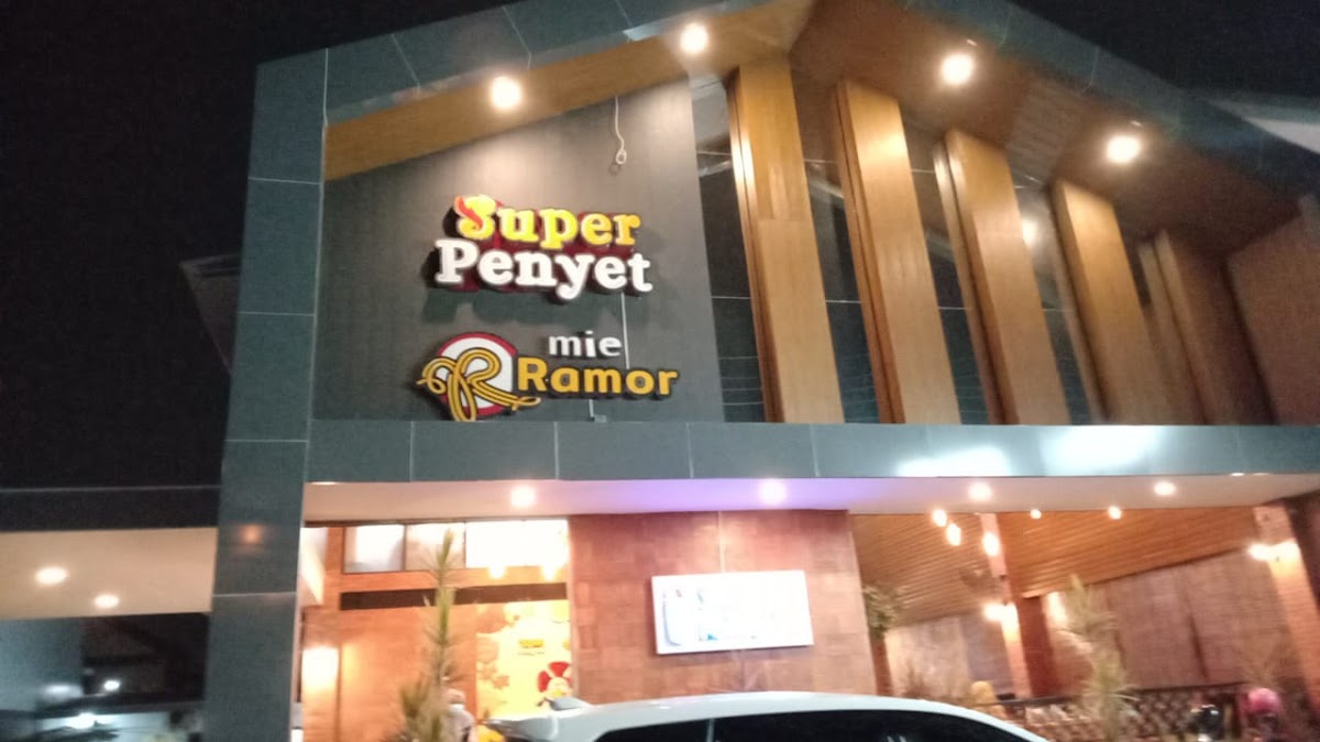 Mie Ramor & Super Penyet Majapahit
