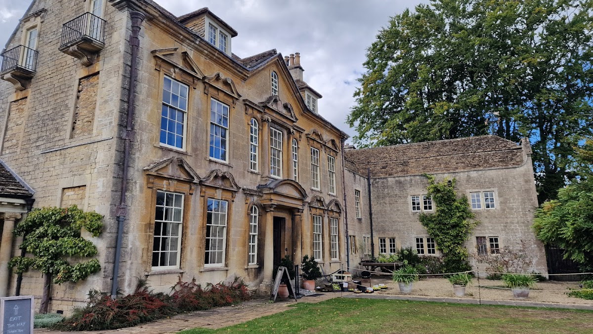 The Courts Garden tea shed