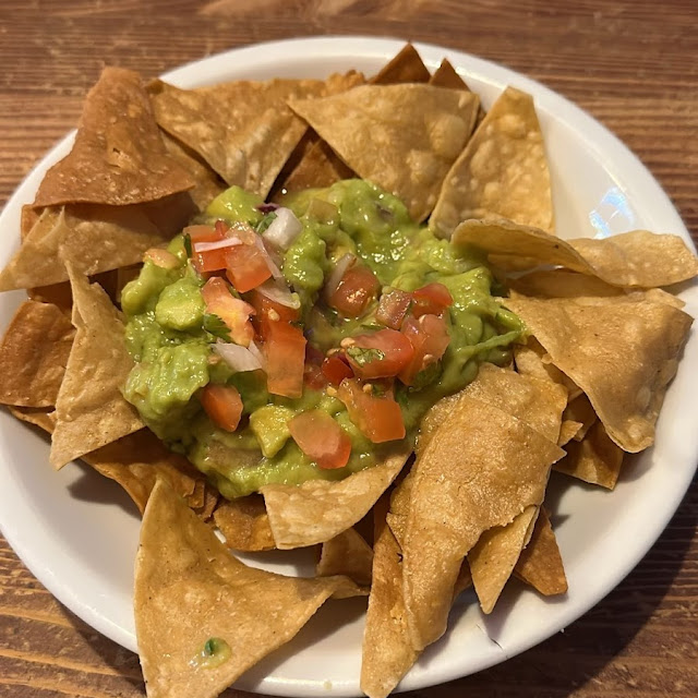 Guacamole Nachos