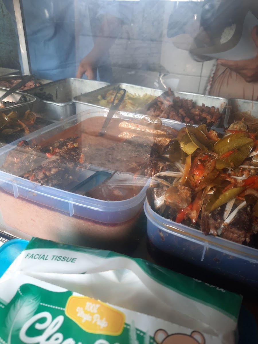 Warung Makan Sederhana,Kepala Manyung