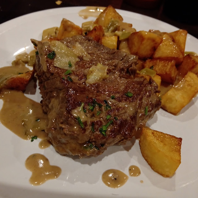 Lomo Al Verdeo Con Papas Fritas