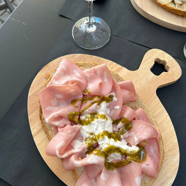 Crostone Mortadella Stracciatella E Pistacchio