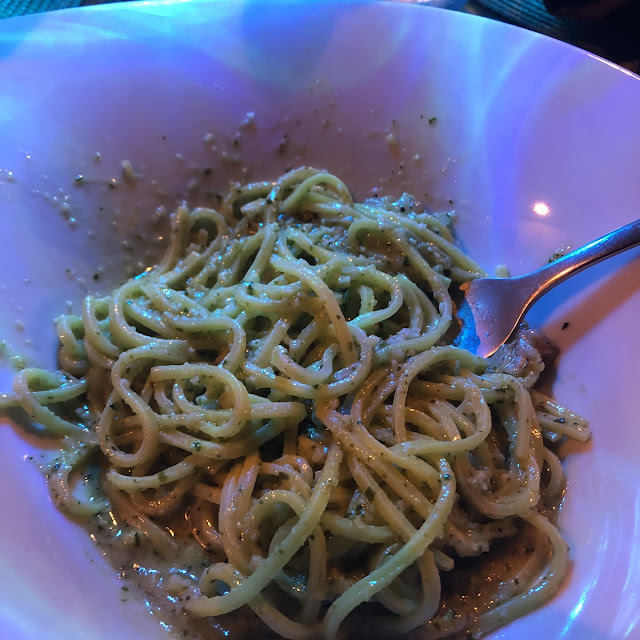 Linguine Pesto Di Basilico E Gamberi