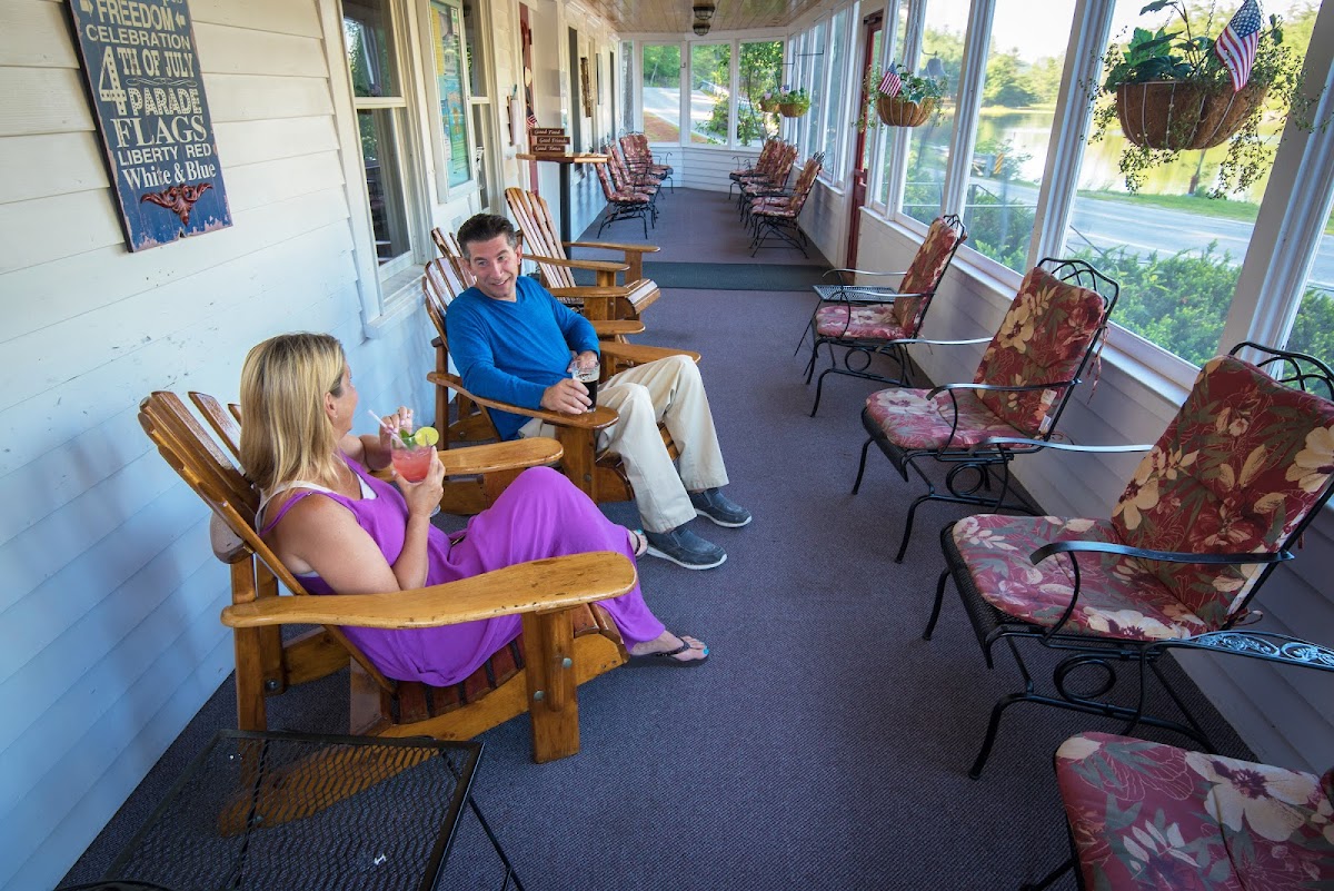 Traditions Restaurant, Cafe and Pub