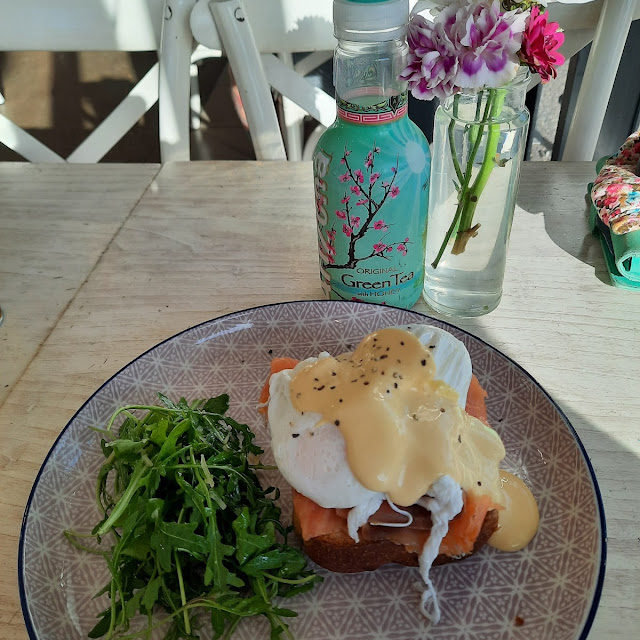 Smoked Salmon Eggs Benedict
