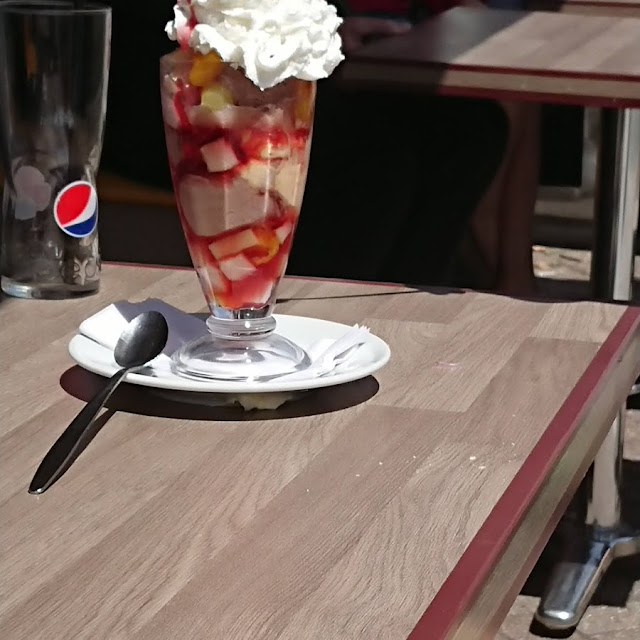 Knickerbocker Glory