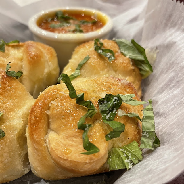Garlic Knots with Marinara