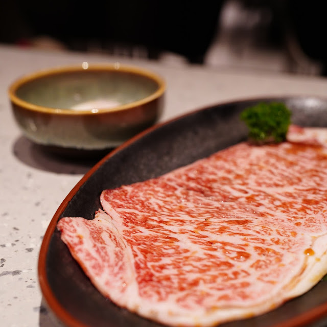燒 黑 毛 和 牛 西 冷