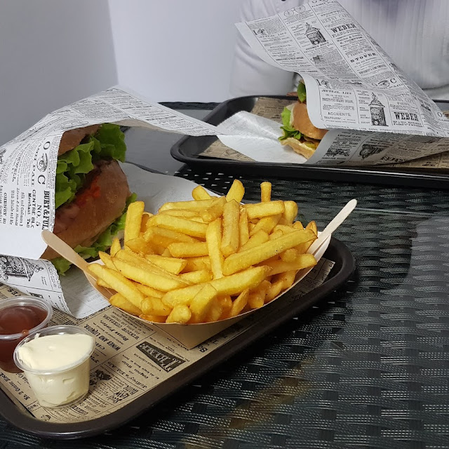 Cheeseburger Deluxe