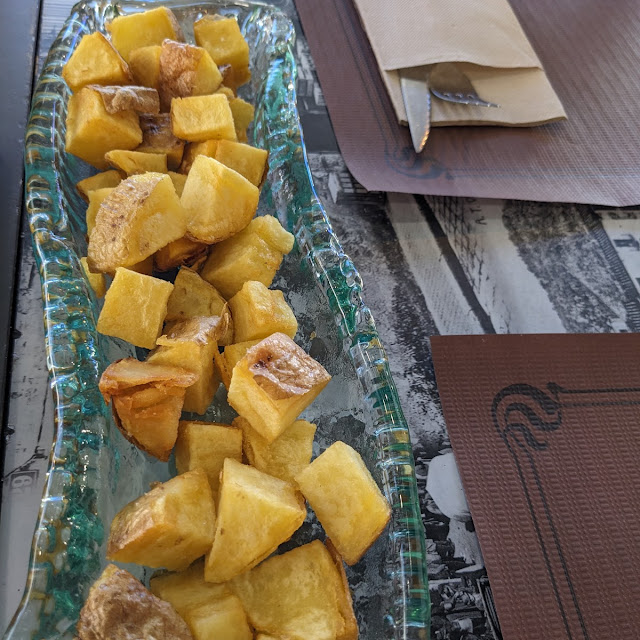 Bravas
