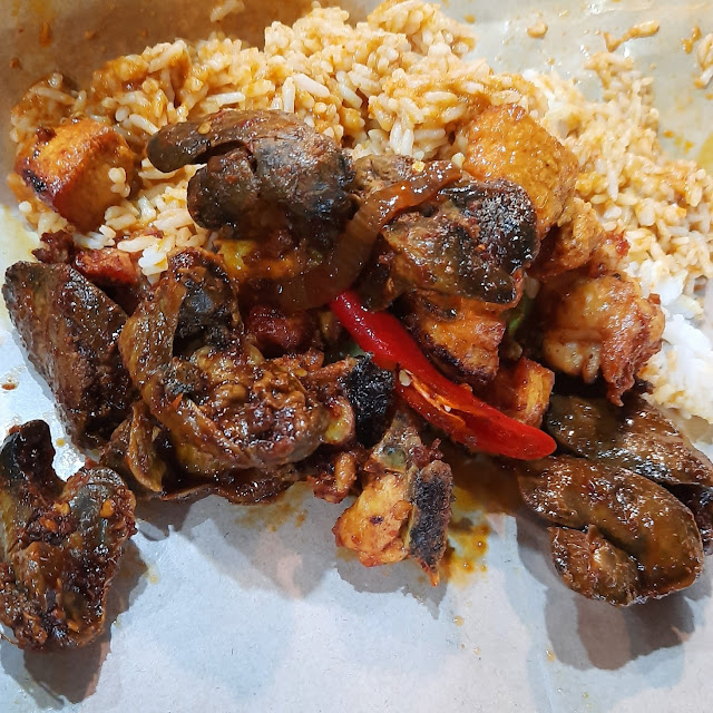 Nasi Ayam Kunyit Hati Ayam Goreng