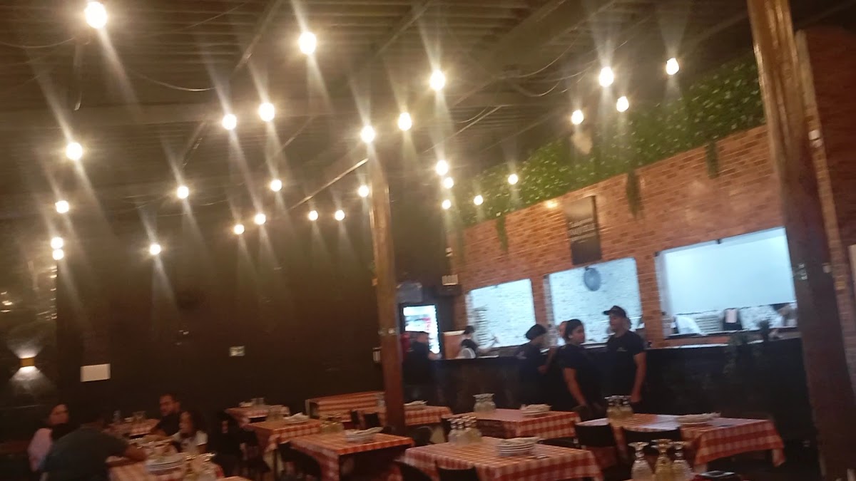 Gracia's Pizzaria Moreno