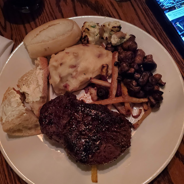 8oz Steak with Mashed Potatoes with Gravy