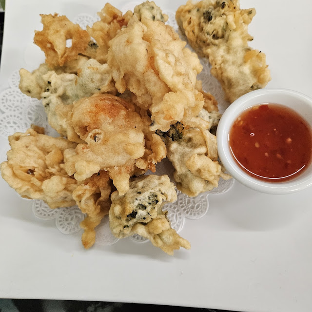 Deep Fried Shrimp and Calamari