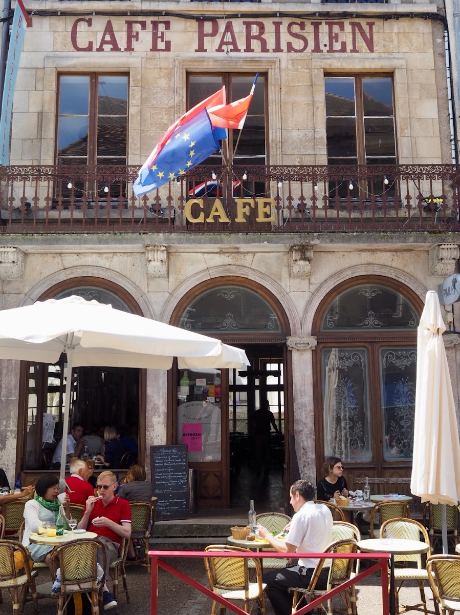 Cafe Parisien de saulieu