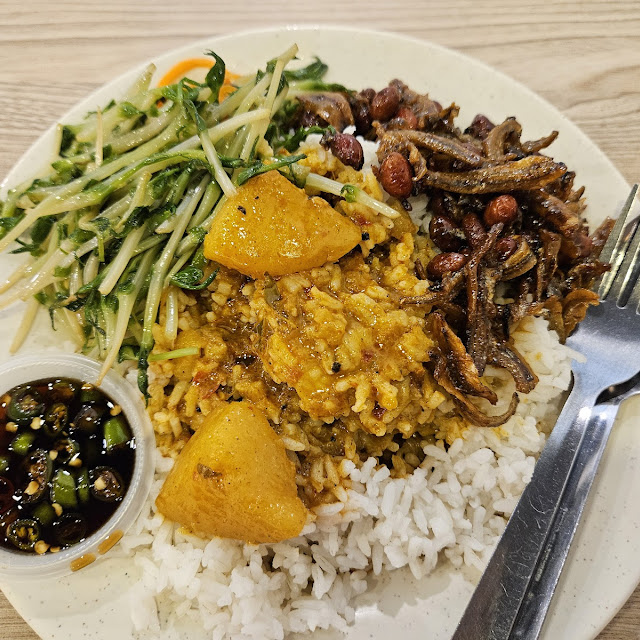 Rice with Vege Fried Anchovies & Chicken Curry