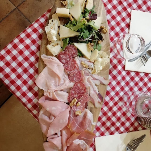 Planches de Charcuteries Et Fromages