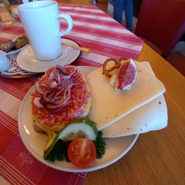 2 Belegte Halbe Brötchen