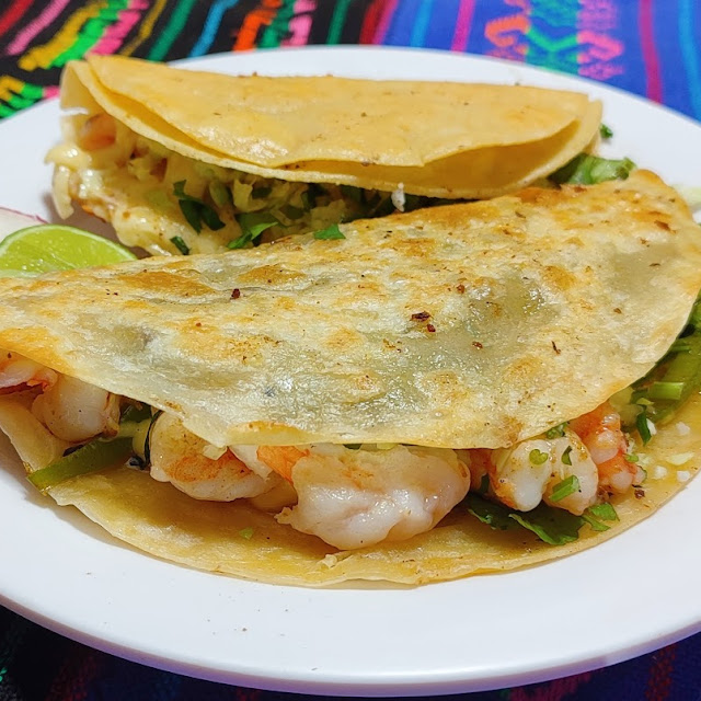 Quesadilla de Camaron Y Dorado de Camarón