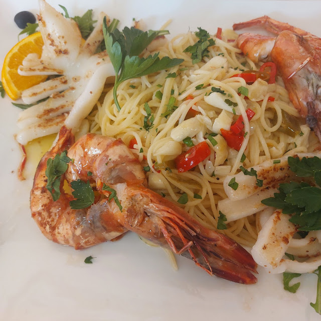Calamari Gambas Spaghetti Allio