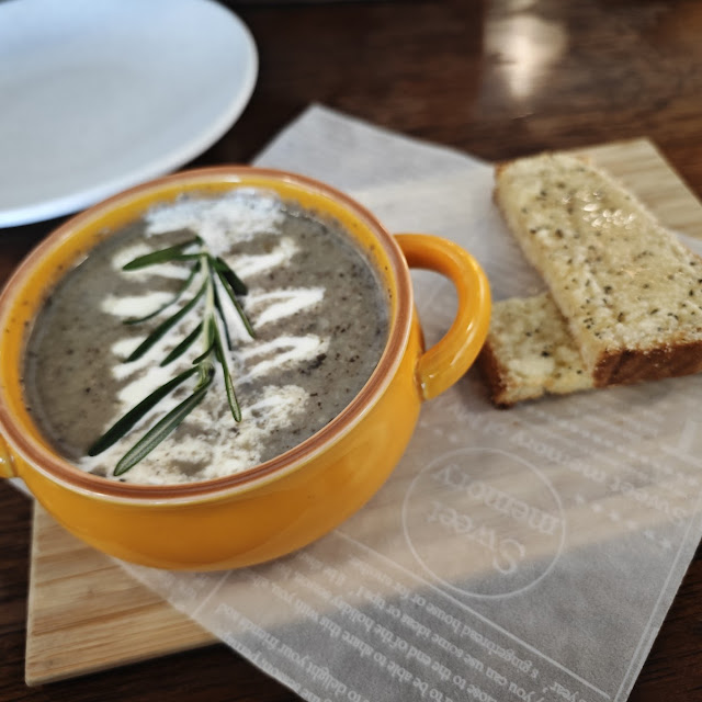 Creamy Mushroom Soup with Honey Cheese Bread