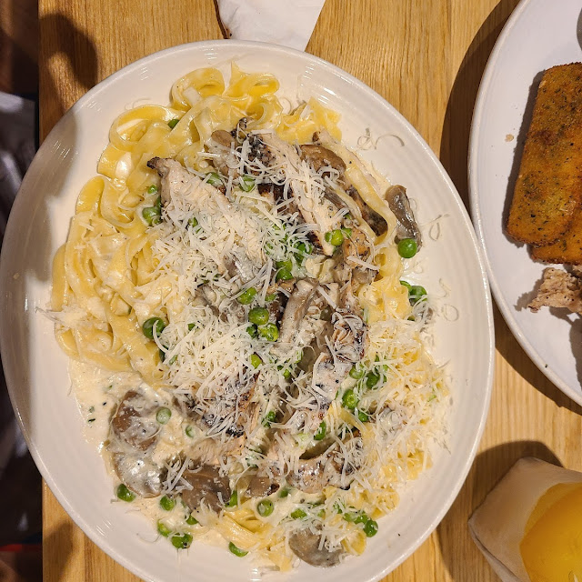 Fettuccine Alfredo with Chicken