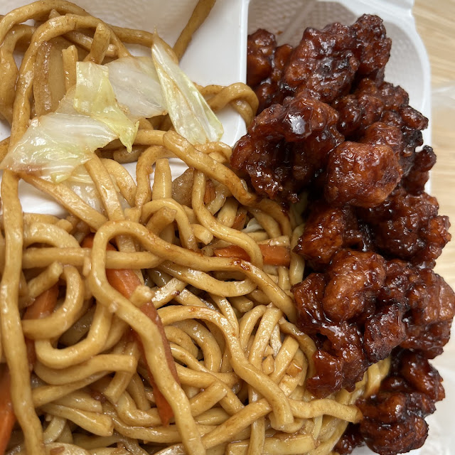 Lo Mein Noodles with Gen TSO’S Chicken with Garlic Sauce