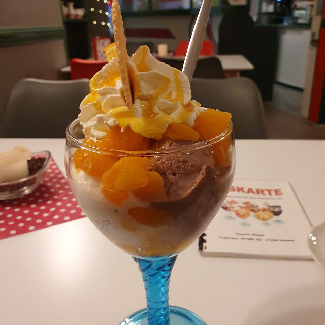 Mandarinen Eisbecher