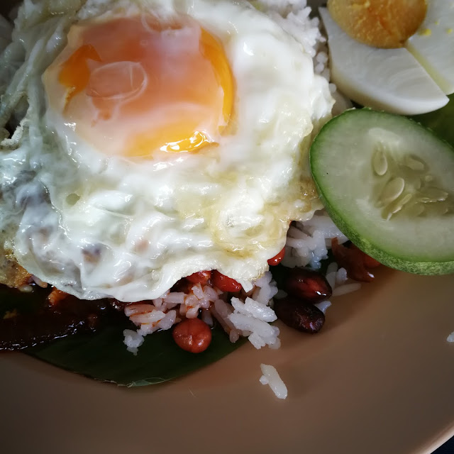 Nasi Lemak Telur Goyang