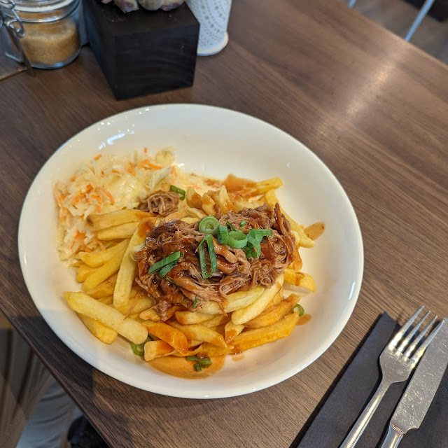 Pulledfleisch Mit Pommes