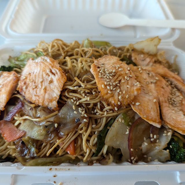 Salmon Teppanyaki with Noodles