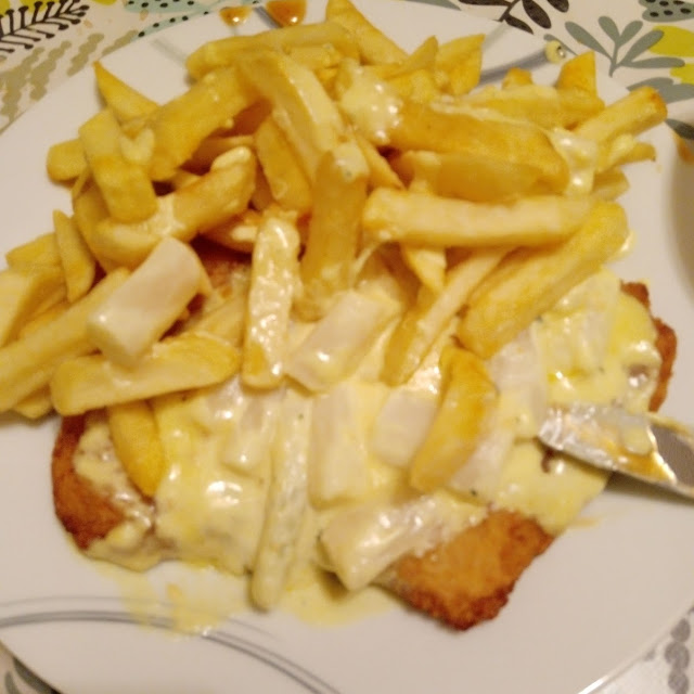 Spargel Schnitzel M Hollandaise Pommes Salat