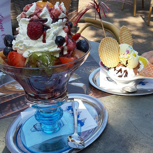 Eis Mit Frischen Obst