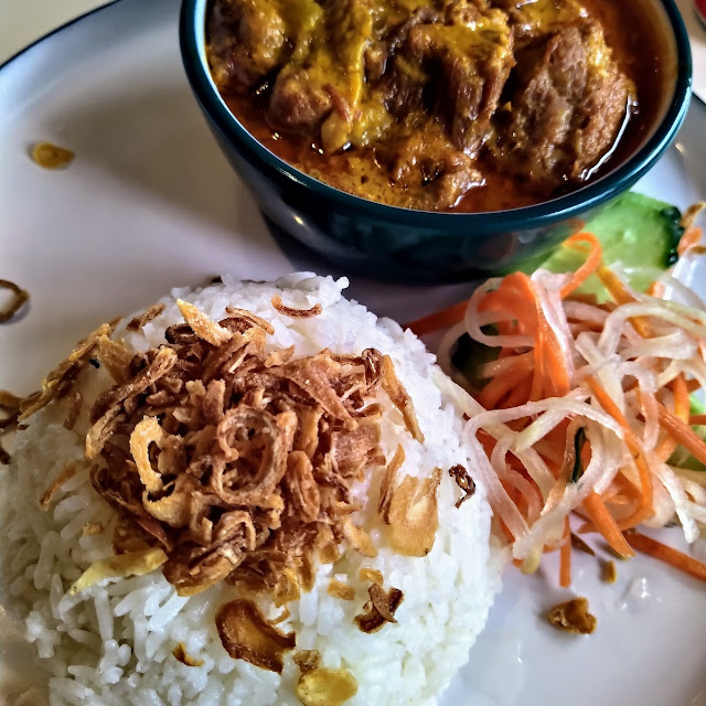 咖哩牛腩飯