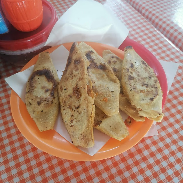 Tlacoyos de Cortesía