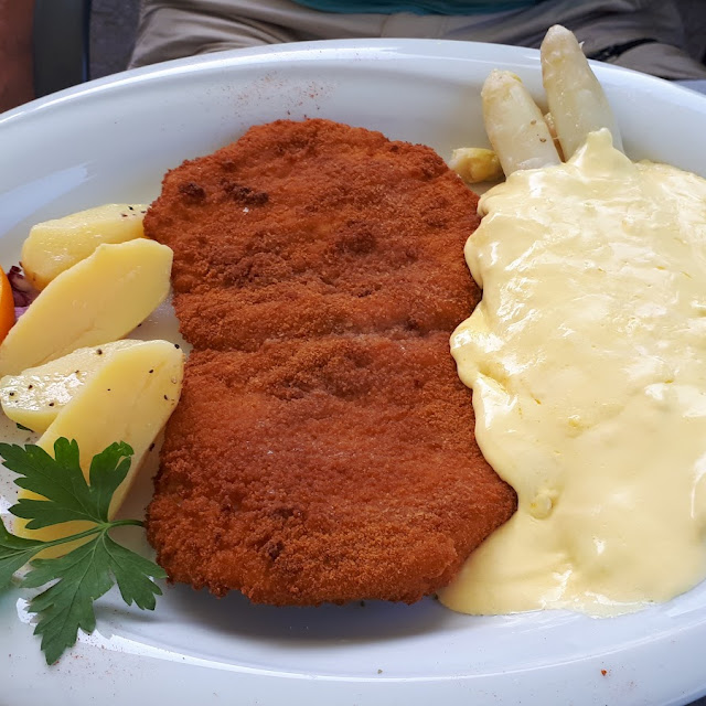 Schnitzel Mit Spargel Und Kartoffel