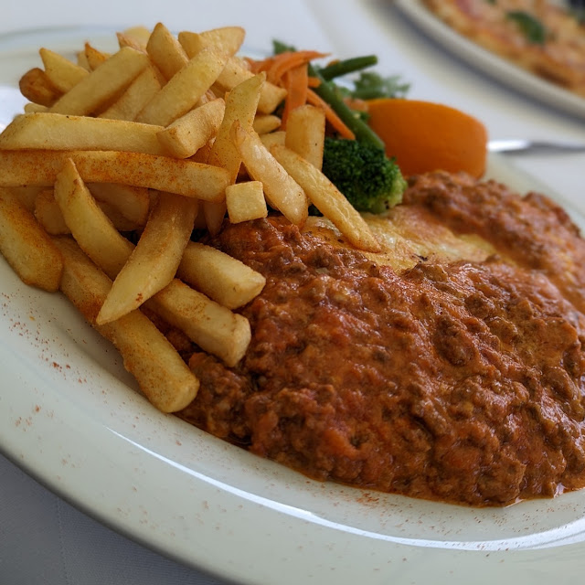 Schnitzel Bolognese